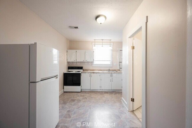 Building Photo - 411.5 S East St