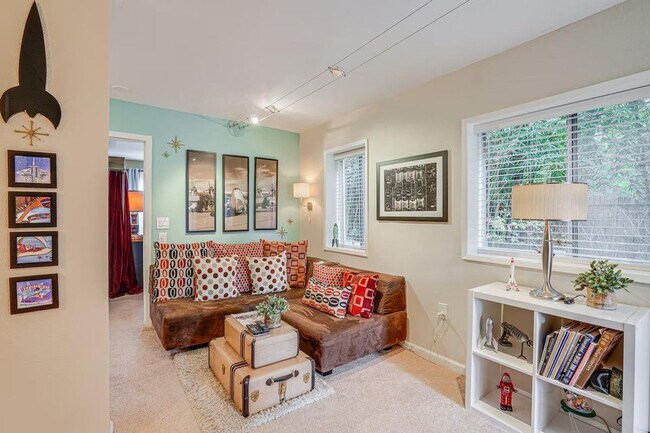 Foto del edificio - 649 El Centro Rd