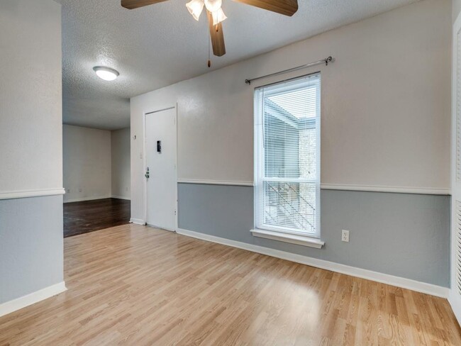 Building Photo - 6414 Woodway Dr
