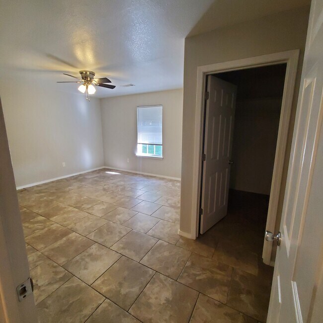 Primary bedroom - 1605 Steele Ave