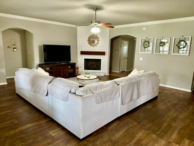 Foto del edificio - 2966 Springhill Ave