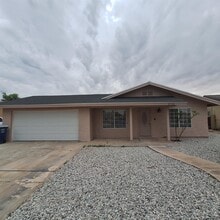 Building Photo - 2755 S 17th Ave
