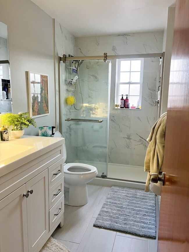 Photo - 747 N Main St Apartment