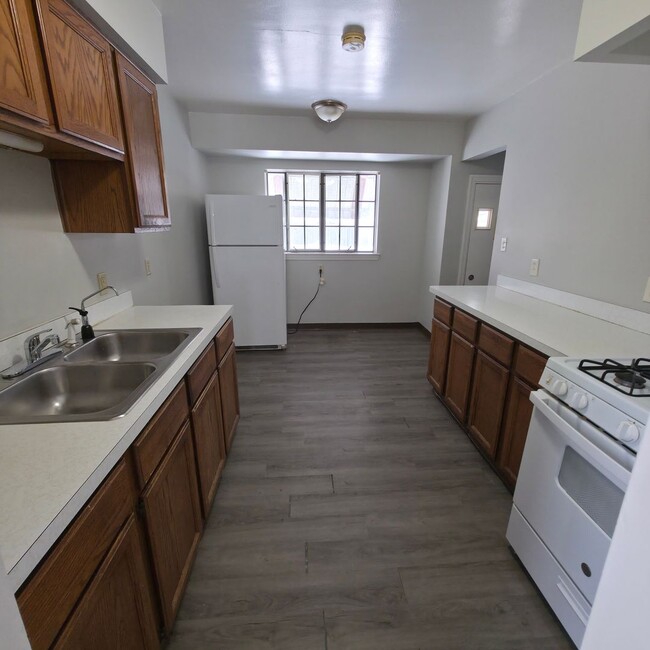 Foto del edificio - Single Family Home 2 beds 1 bath Available Now!