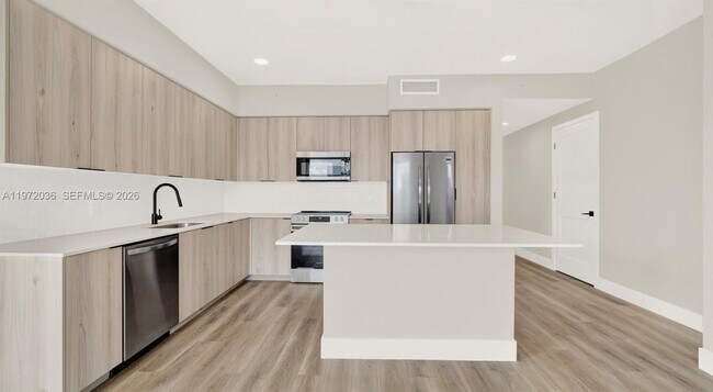 Building Photo - 1556 NW 110th Ave