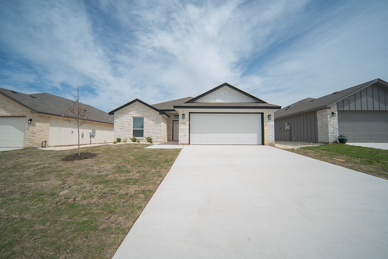 Primary Photo - 1414 Sideoats Ln