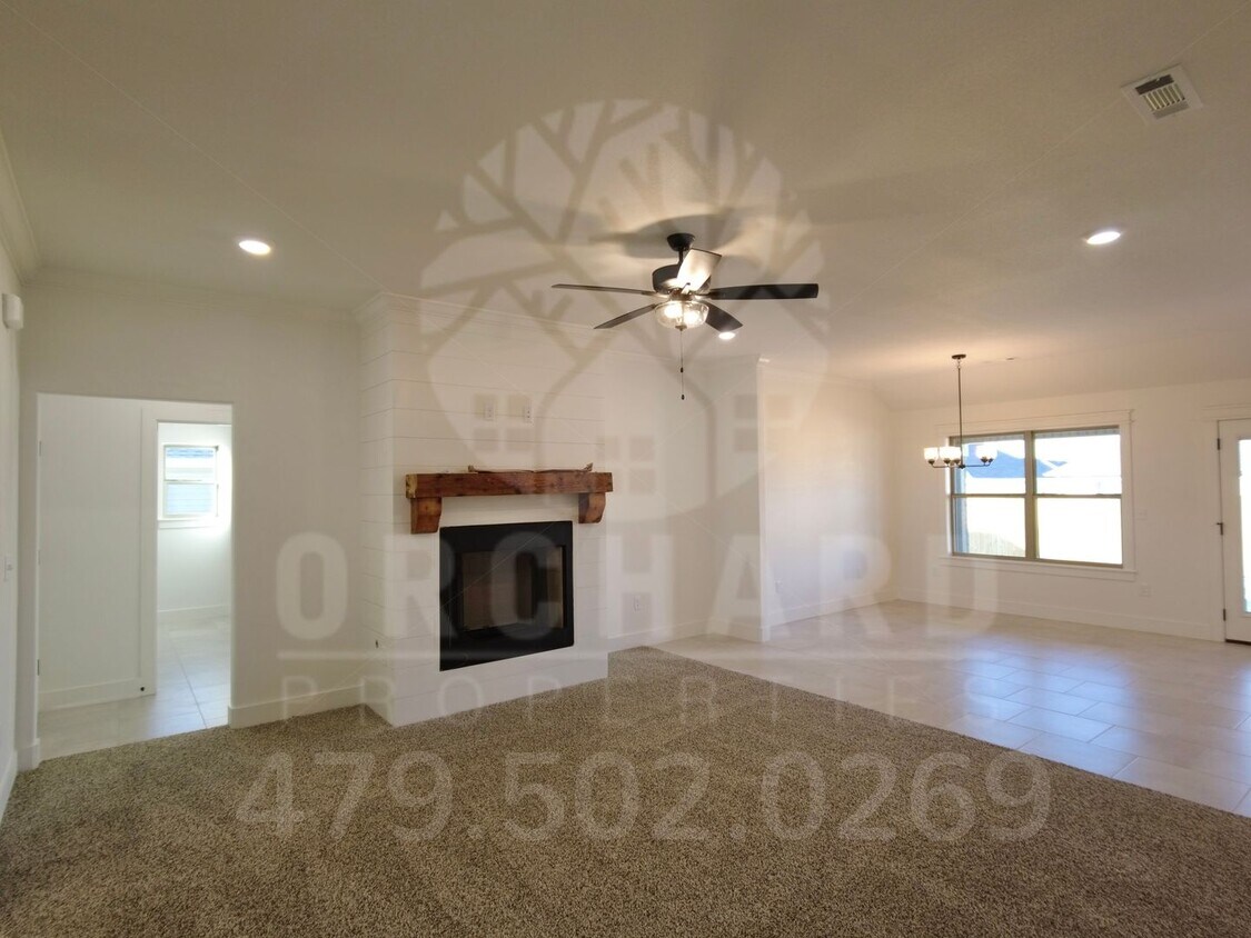 Foto principal - Siloam Springs- Single-Family Home- Beauti...