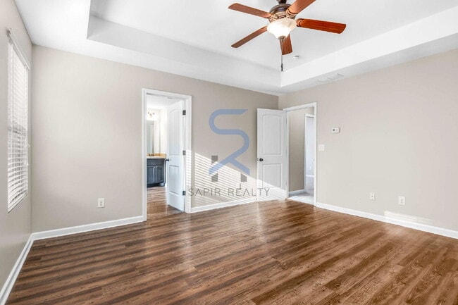 Foto del edificio - 317 Clover Brook Dr