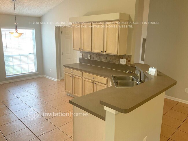 Foto del edificio - 1736 Northglen Cir