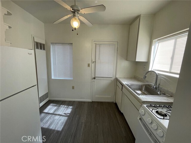Building Photo - 423 Cajon St