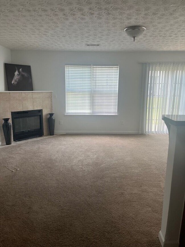 Foto del edificio - 687 Georgetown Ct