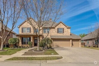 Building Photo - 2476 Lakewood Dr