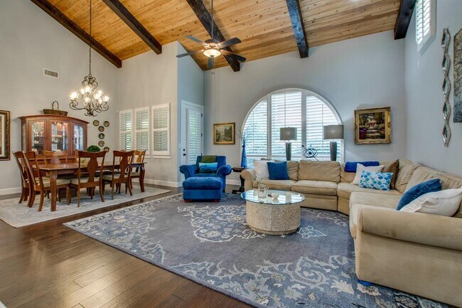 Building Photo - 611 Via Ravello