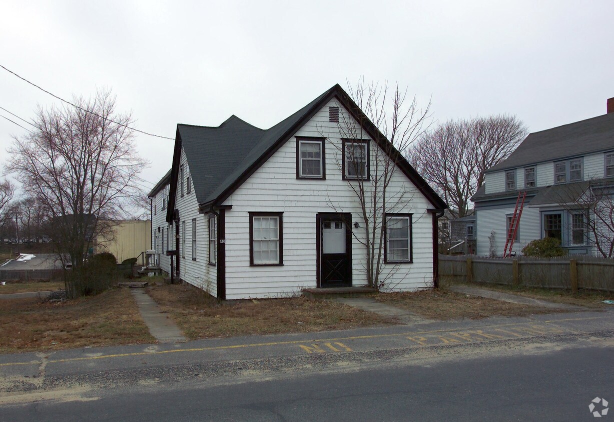 43 Pleasant St, Hyannis, MA 02601 Apartments in Hyannis, MA