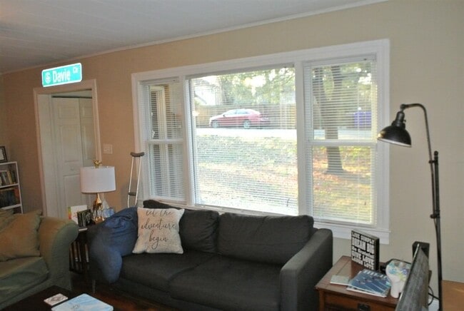 Photo - 43 Davie Cir House