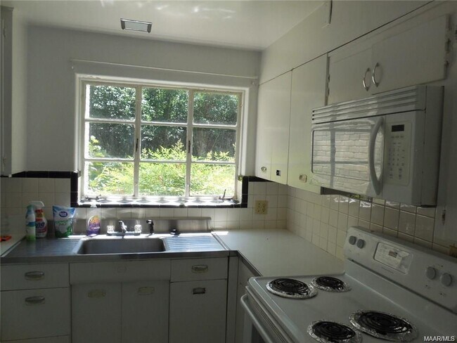 Building Photo - 3369 Narrow Lane Rd