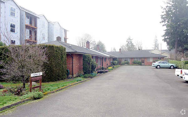 Primary Photo - 10540-10550 E Burnside St