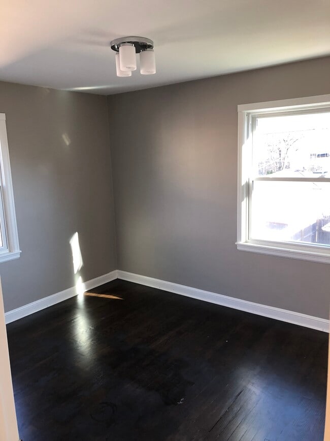 Building Photo - 3306 S 7th St