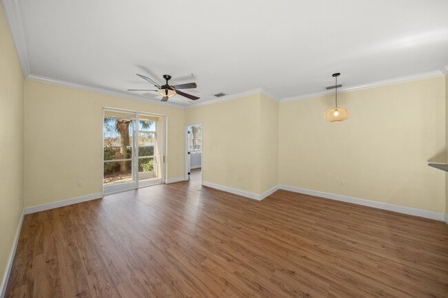 Photo - 8015 Limestone Ln House