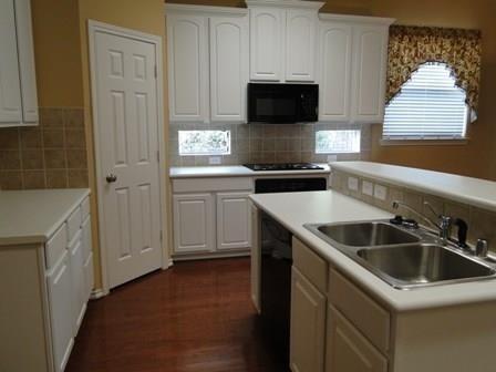 Foto del edificio - 4632 Aylesbury Ct