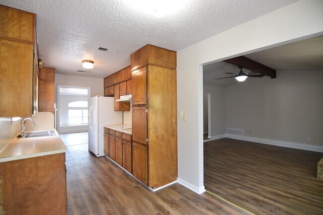 Foto del edificio - 1425 Janet Ln