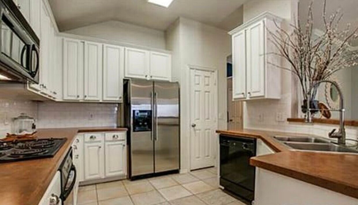 Photo - 4843 Kingsway Dr (Grand Prairie, TX)