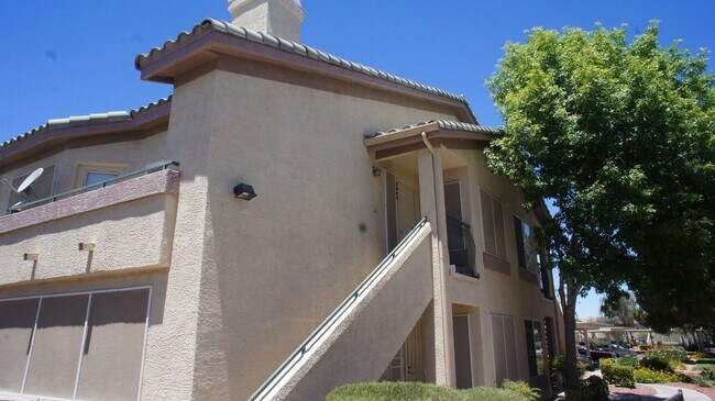Foto del edificio - 5710 E Tropicana Ave