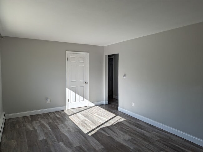 Building Photo - 8040 S Westnedge Ave