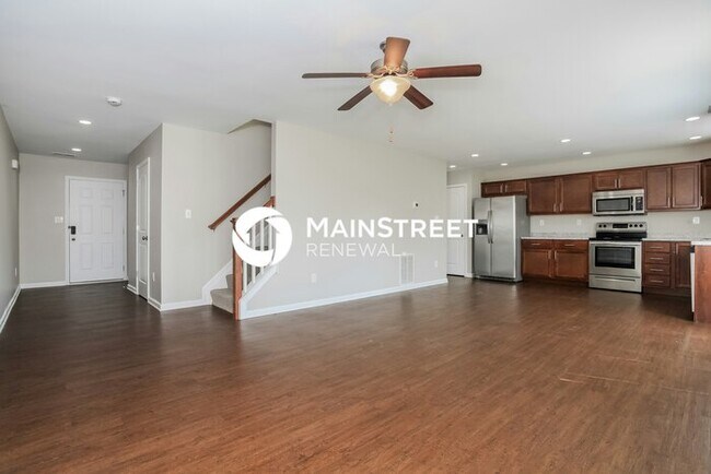Building Photo - 3 Bedroom Pet-Friendly Home in Lexington, KY with Main Street Renewal