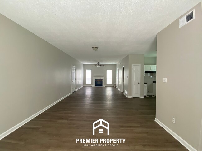 Foto del edificio - Spacious 3BR/2.5BA Raleigh Home | 1,528 Sq Ft, Fireplace, Garage & Fenced Yard