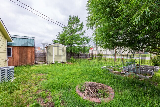 Foto del edificio - 3390 N Jackson Ct