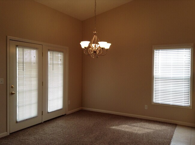 Foto del edificio - 756 Ginger Ridge Dr