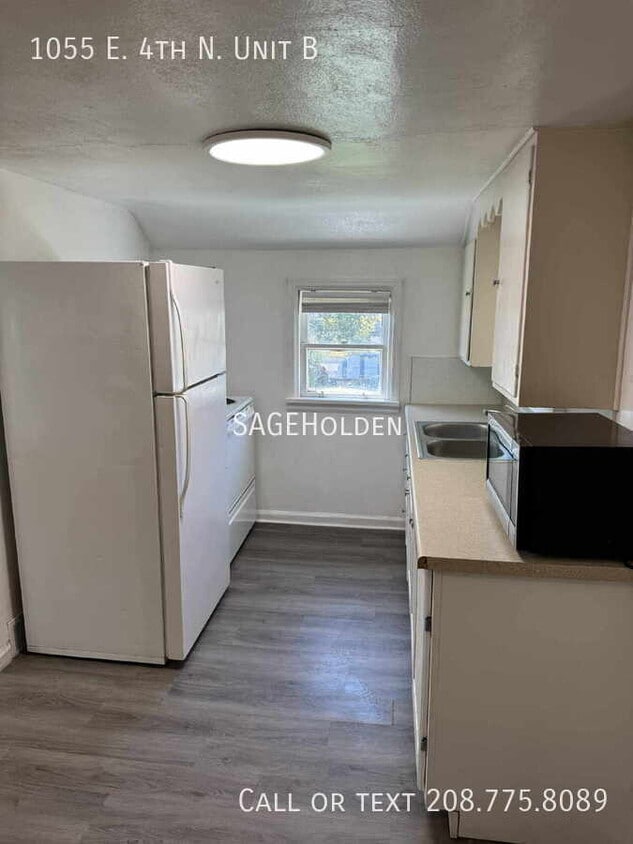 Foto principal - 1055 E 4th N