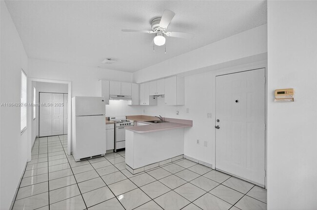 Foto del edificio - 1572 NW 2nd St