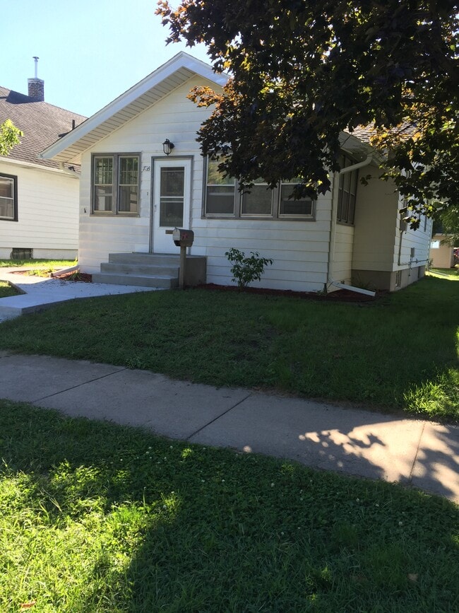 FRONT OF HOME & PORCH - 733 17th Ave S