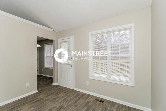 Foto del edificio - 4 Bedroom Pet-Friendly Home in Dallas, GA with Main Street Renewal