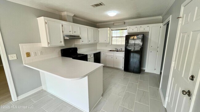 Building Photo - 121 Stockton Dr