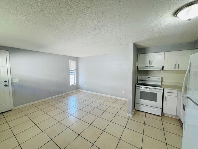 Building Photo - 1304 Morris Park