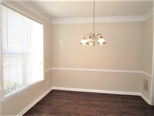 Foto del edificio - 515 Draycott Court SW