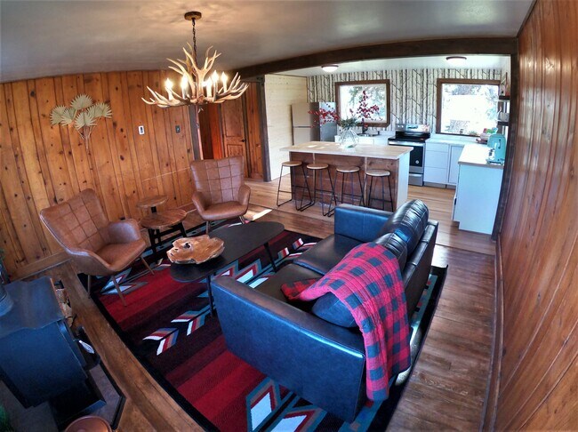 Foto del edificio - 1610 Hillcrest Dr