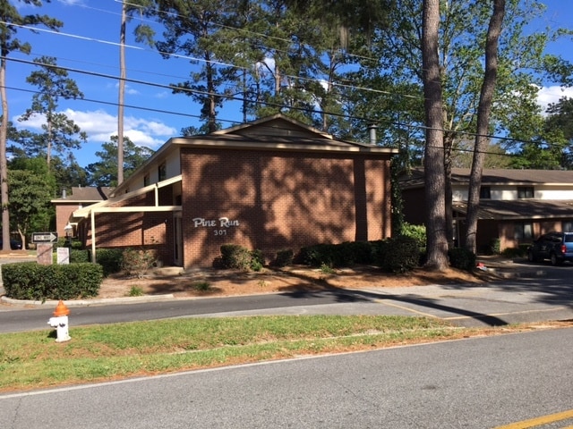 Primary Photo - Pine Run