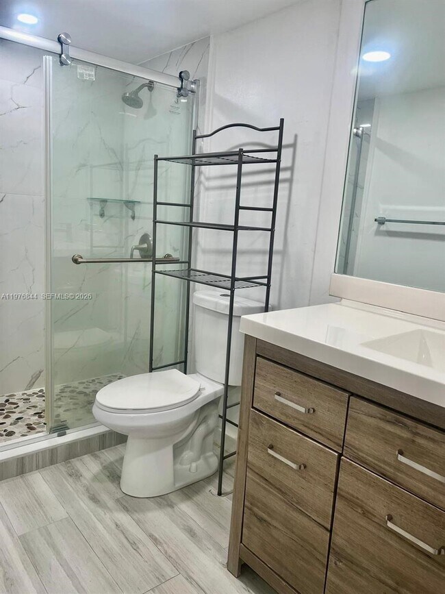 Foto del edificio - 19055 NW 62nd Ave