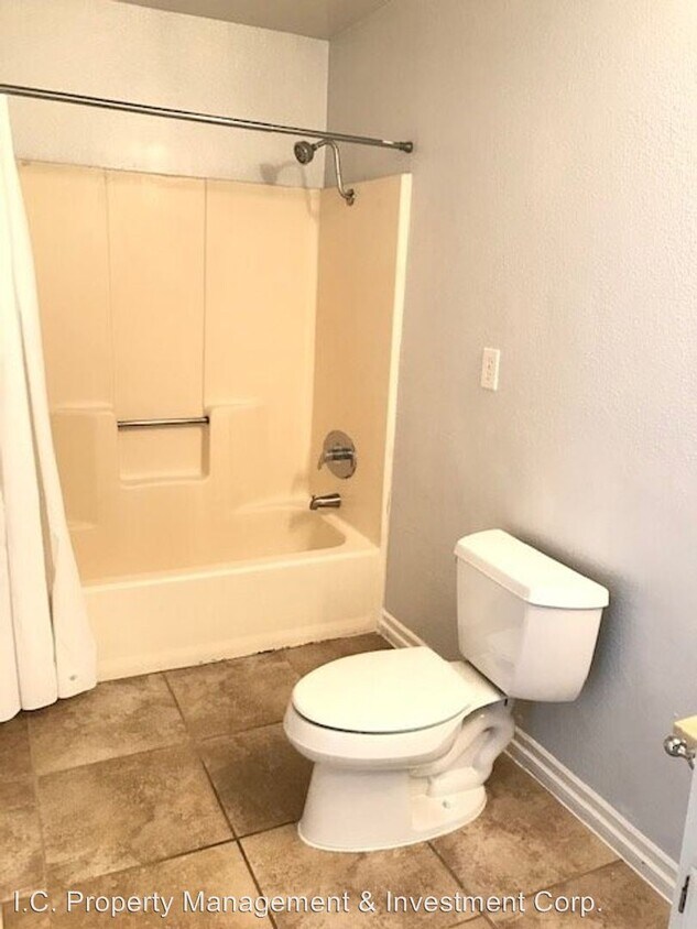 Foto principal - 1324 S Greenwood Ave