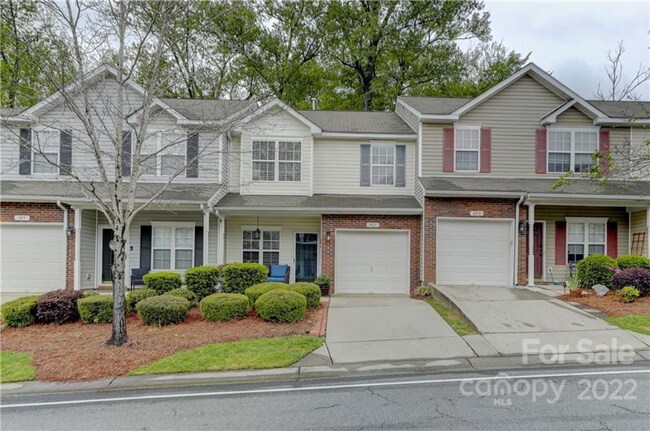 Building Photo - 407 Delta Dr
