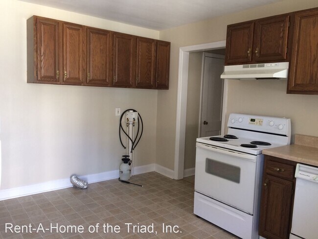 Foto del edificio - 2 br, 1 bath House - 718-A Warren Street