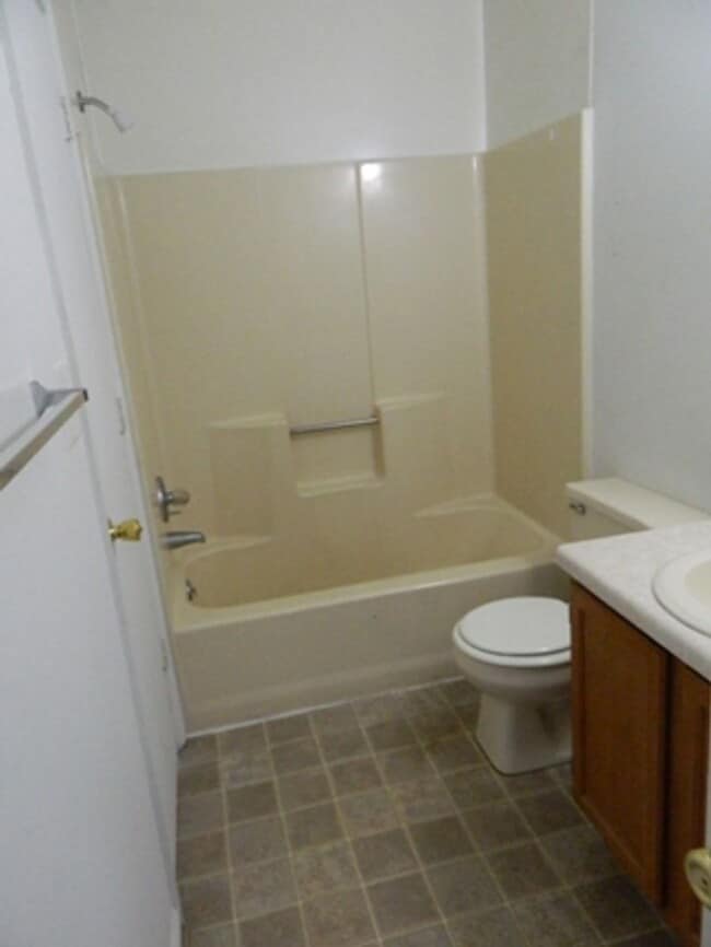 Building Photo - Montview Forest Townhomes-Close to Liberty...
