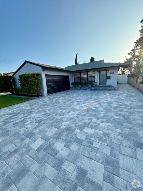 Building Photo - 6611 Riverton Ave