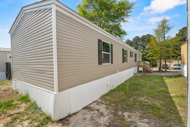 Building Photo - 600 Ermine Rd