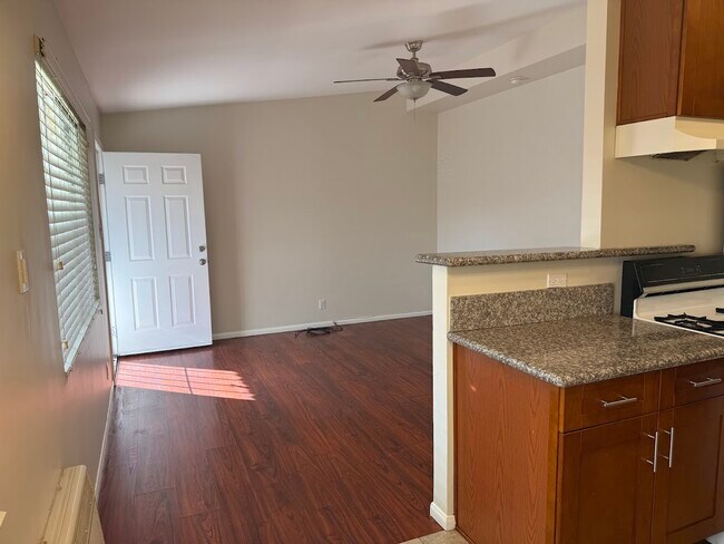 Foto del edificio - 7115 Atoll Ave