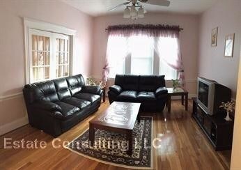 Foto principal - 135 Harvard St